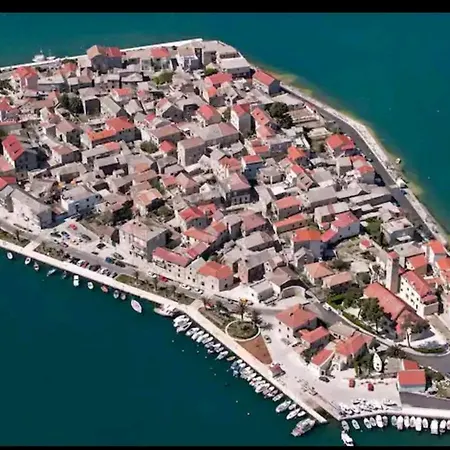 Benzon - 4 Zvjezdice Vranjic